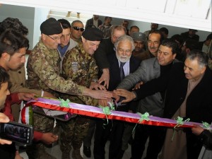 Afghanistan - Il generale Scopigno comandante del Regional Command West inaugura una scuola