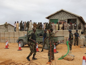 Somalia - Controlli con metal detector